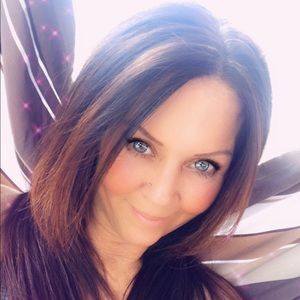 Meet your Posher, Leslie